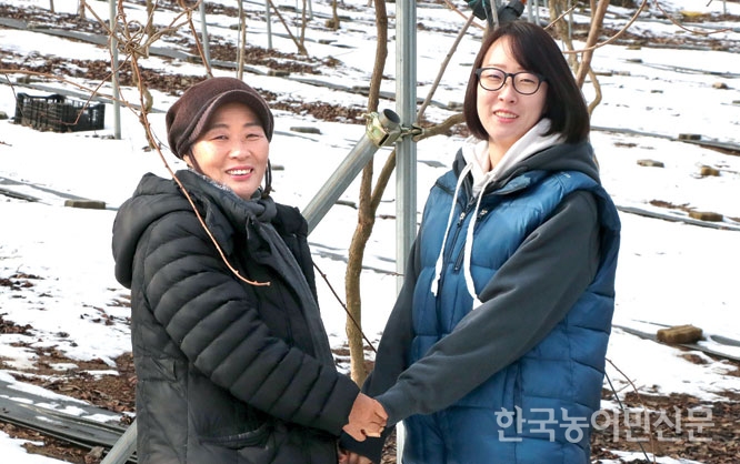 농촌, 여성농업인이 뛴다 <1>여성농업인 성공스토리를 만든다/강원 평창 연화농원 김정숙·김은솔 대표