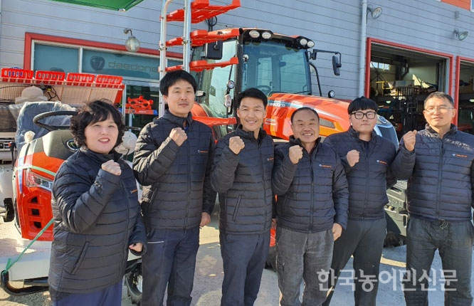 최현 대동공업 군산대리점 대표 “하루에 농민 10명씩 만나”
