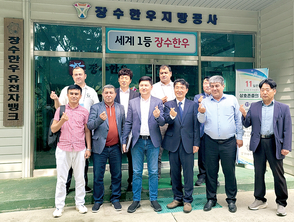 우즈벡 농림부, 장수 저탄소 축산현장 견학