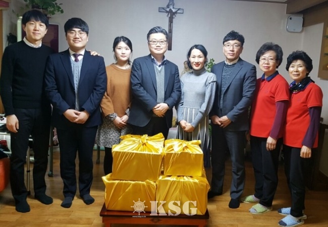 (주)동우국제, 서울성모원에 성금 전달
