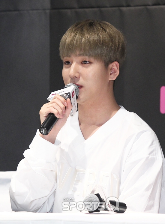 [포토Q] 눈을 감다 바로, 첫 주연발탁에 엄마랑 외식했어요
