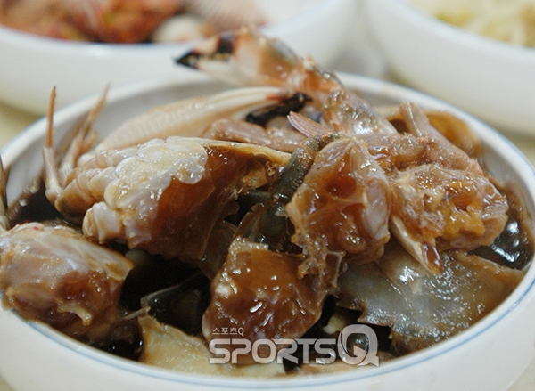 불꽃축제 벌어진 여수 이순신광장,낭만포차 맛집과 펜션 많고 디오션워터파크·아쿠아플라넷·이사부크루즈 등 가볼만한 곳과 볼거리천지
