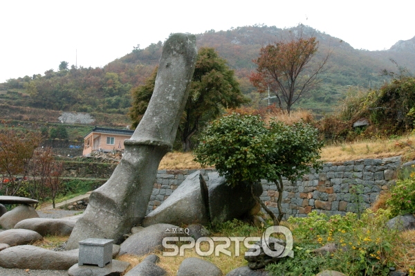 마늘이 파릇한 경남 남해 가천다랭이마을·미조항·금산보리암 등 3월에 가볼만한 여행지로 추천! 펜션·민박과 맛집이 섬 전체에 널려 있고... 