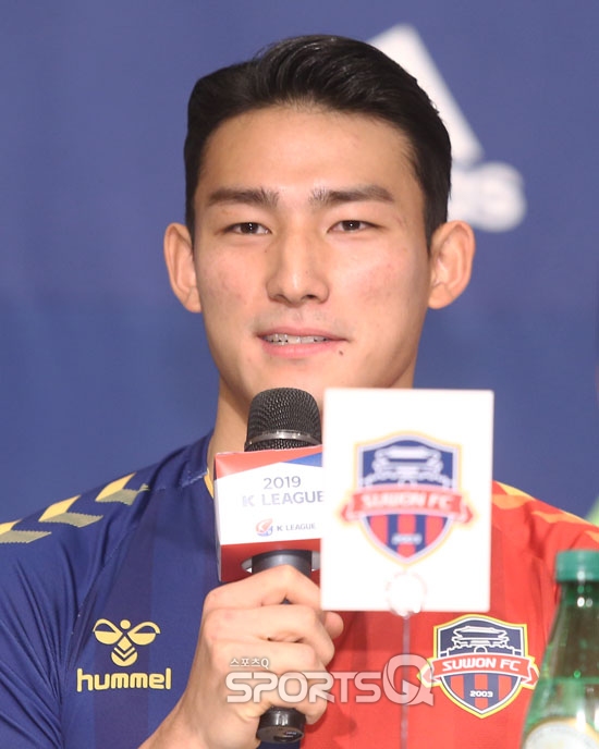 [포토Q] 수원FC 조유민 '축구선수니 외모보단 실력이 우선' (K리그2 개막 미디어데이)