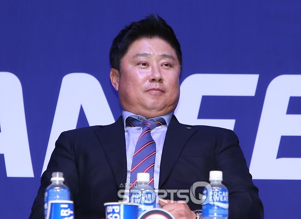 [포토Q] 두산 베어스 김태형 감독 목표는 준우승이 아닌 우승입니다