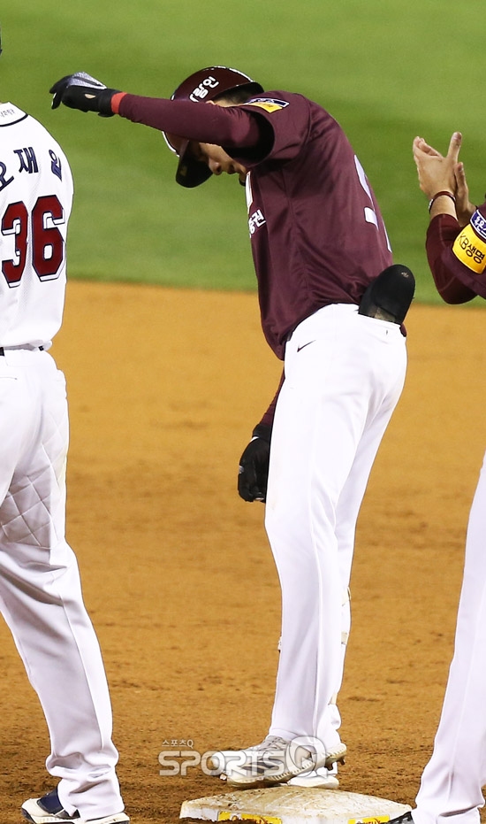 [포토Q] 이정후 '5타수 4안타 쳤어요'