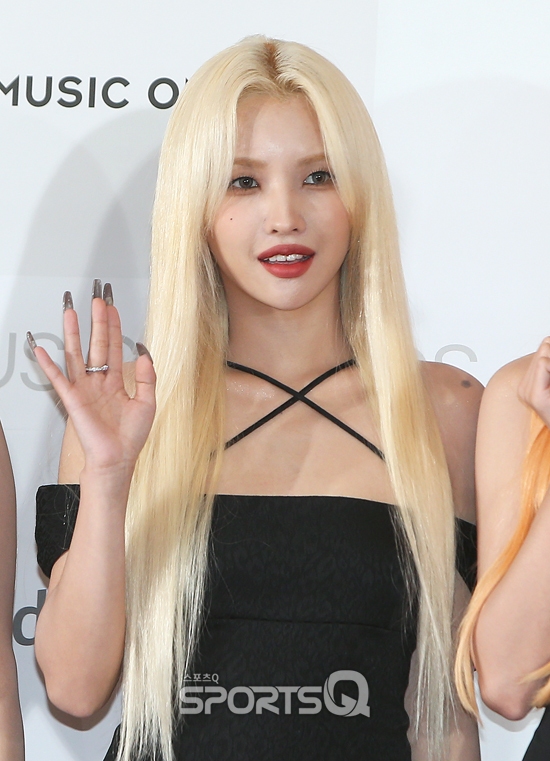 [포토Q] 소연 매혹적인 분위기