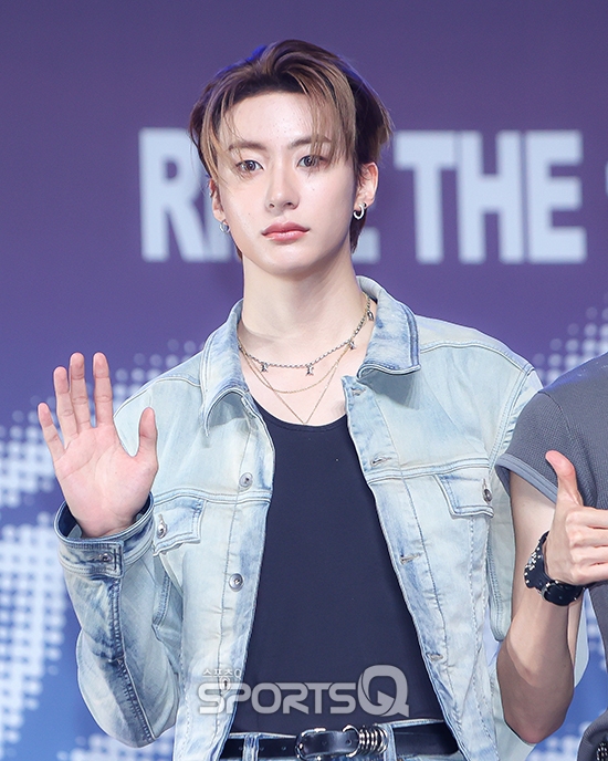 [포토Q] 라이즈 앤톤 시크한 무드