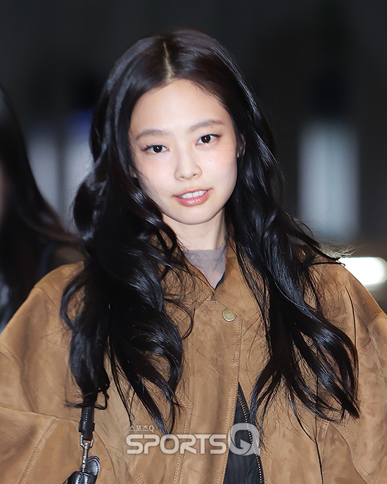 [포토Q] 제니 심쿵 눈맞춤