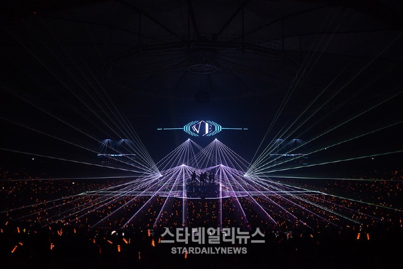 [HD] 신화, 17년차 그룹의 내공 빛나는 북경 콘서트 성황리에 종료