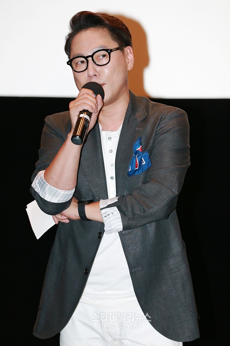 [S포토] 윤종신, 대표의 포스 느껴지나요 (아프리카TV·미스틱엔터테인먼트 조인트 벤처 설립 기자간담회)