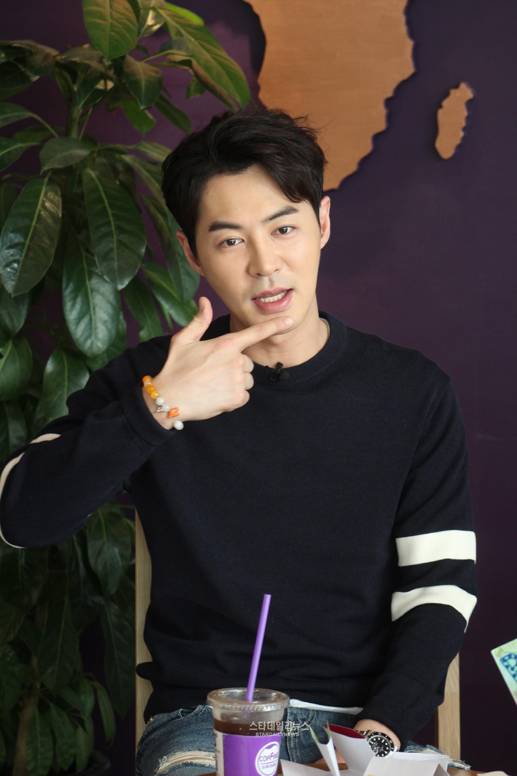 [S포토+] 전진 팬이 선물해준 팔찌했어요 (한위싱동타이)
