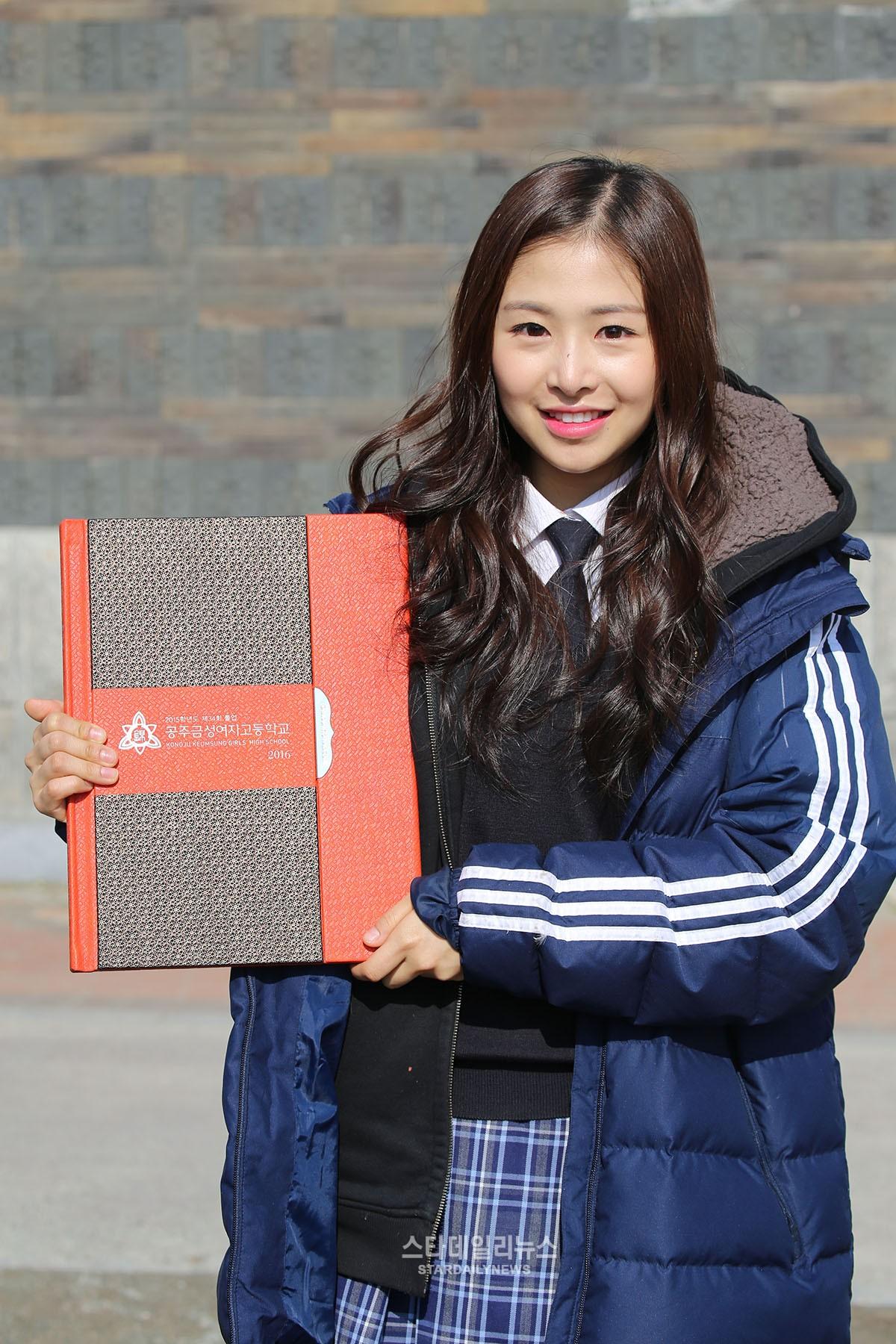 [HD+] 에이프릴 예나 채원, 中 高 학교 나란히 졸업 졸업 인증샷 공개