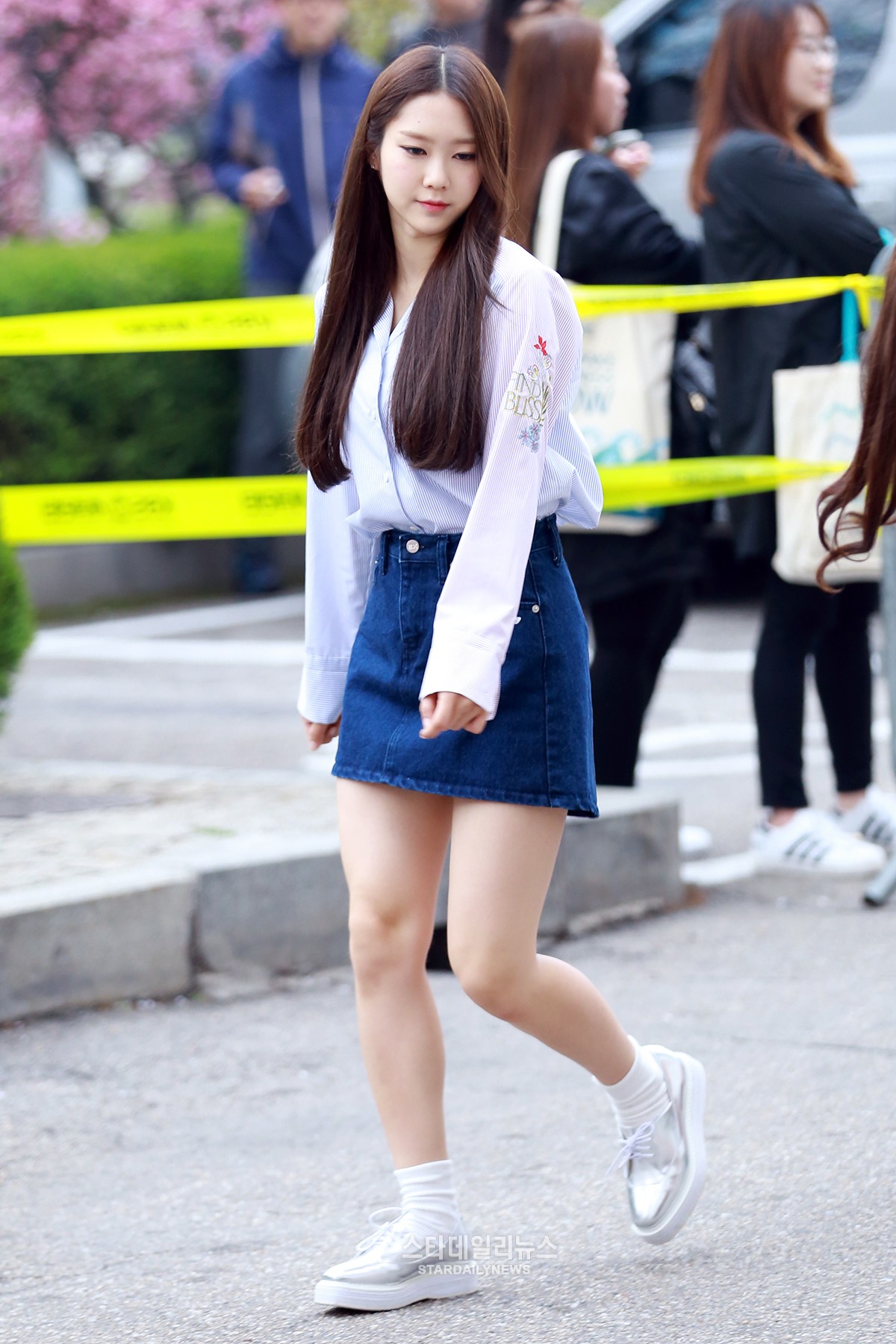 [S포토+] 오마이걸 지호, 소녀 지호라 하옵니다 (뮤직뱅크 출근길)