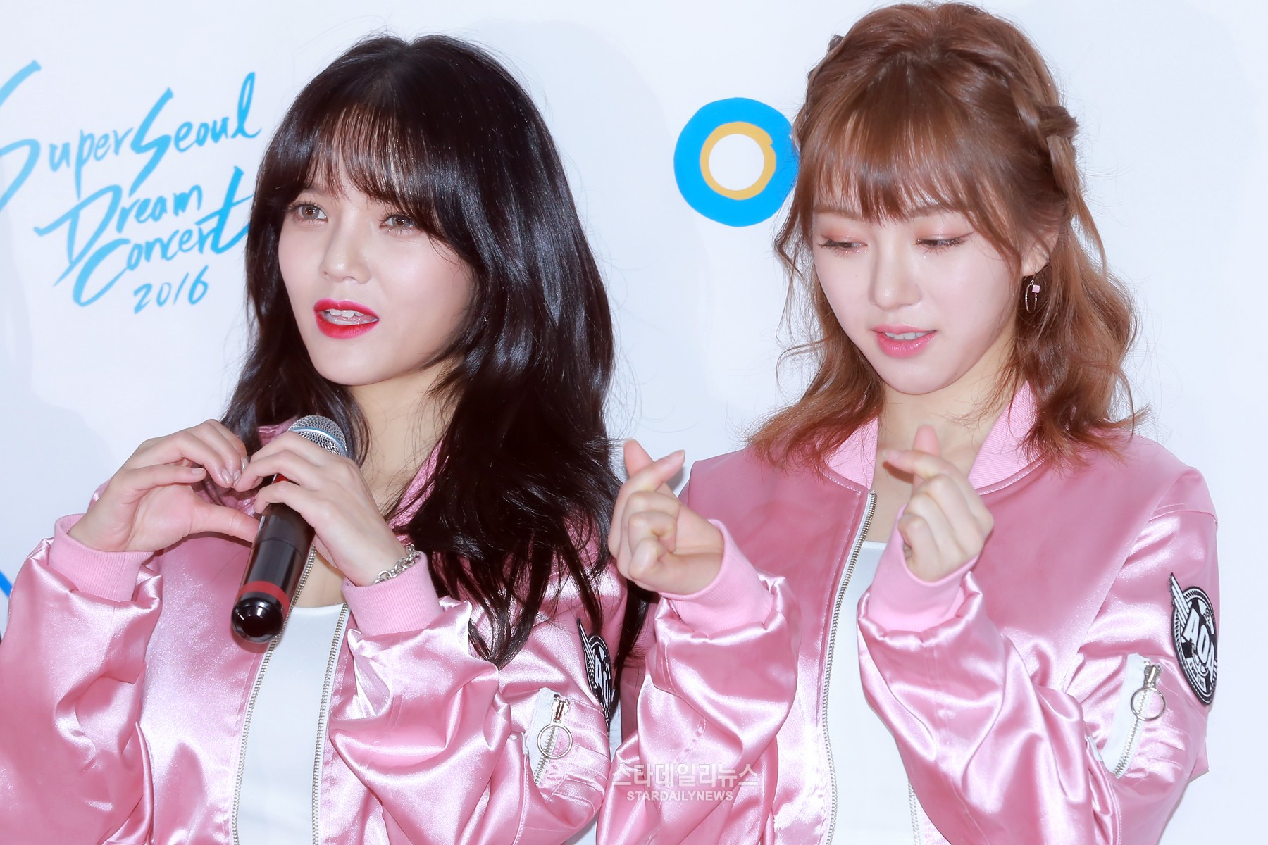 [S포토+] AOA 지민 민아, 하트하는 짐맹 (슈퍼서울드림콘서트)