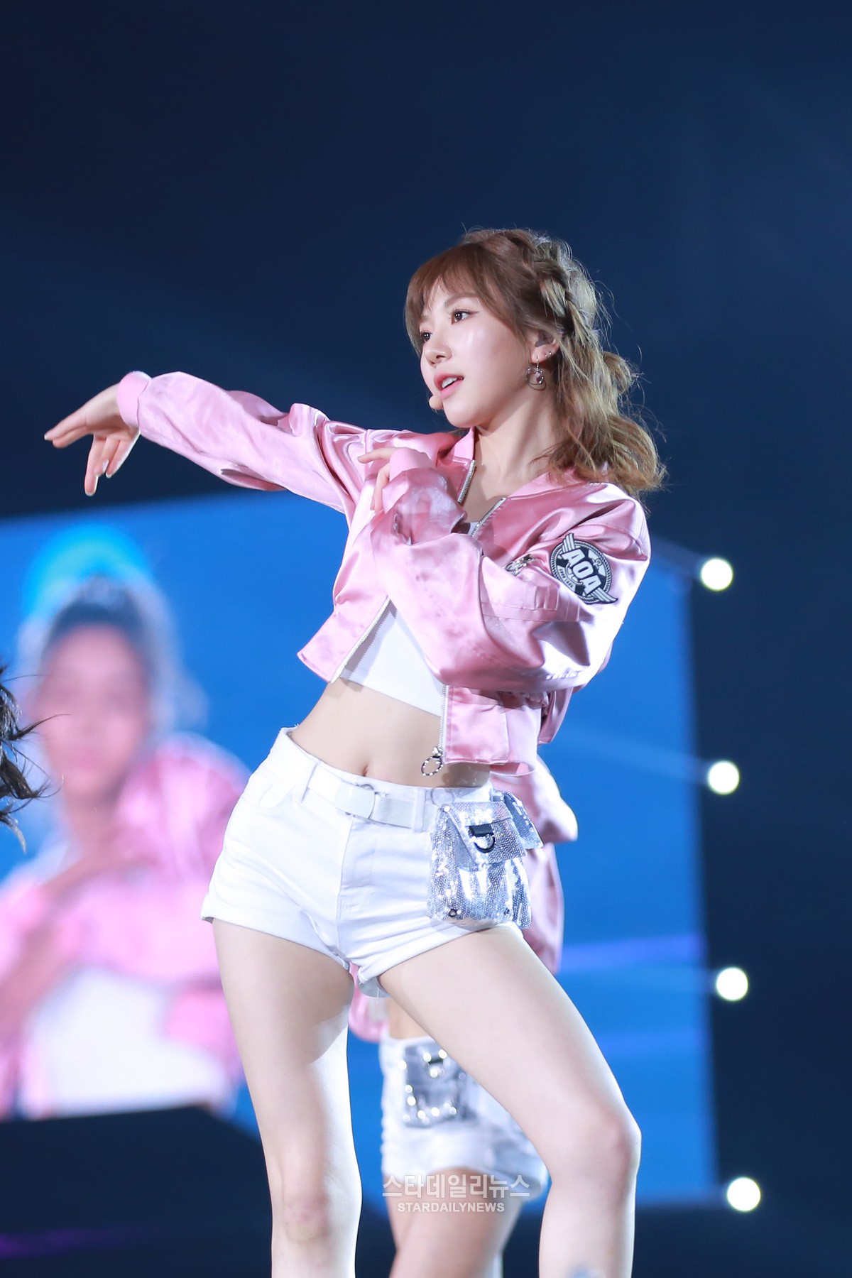 [S포토+] AOA 민아, 민아도 요염할 수 있다 (슈퍼서울드림콘서트)