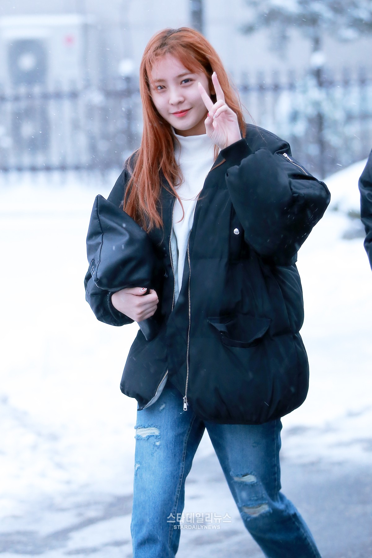 [S포토+] 소나무 나현, 나현이는 오늘도 예쁨 (뮤직뱅크 출근길)