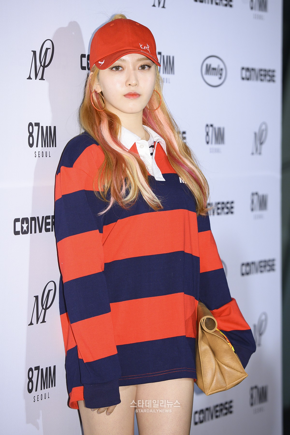 [S포토+] AOA 찬미, 심쿵 아이컨택 (87엠엠 서울 헤라 서울패션위크)