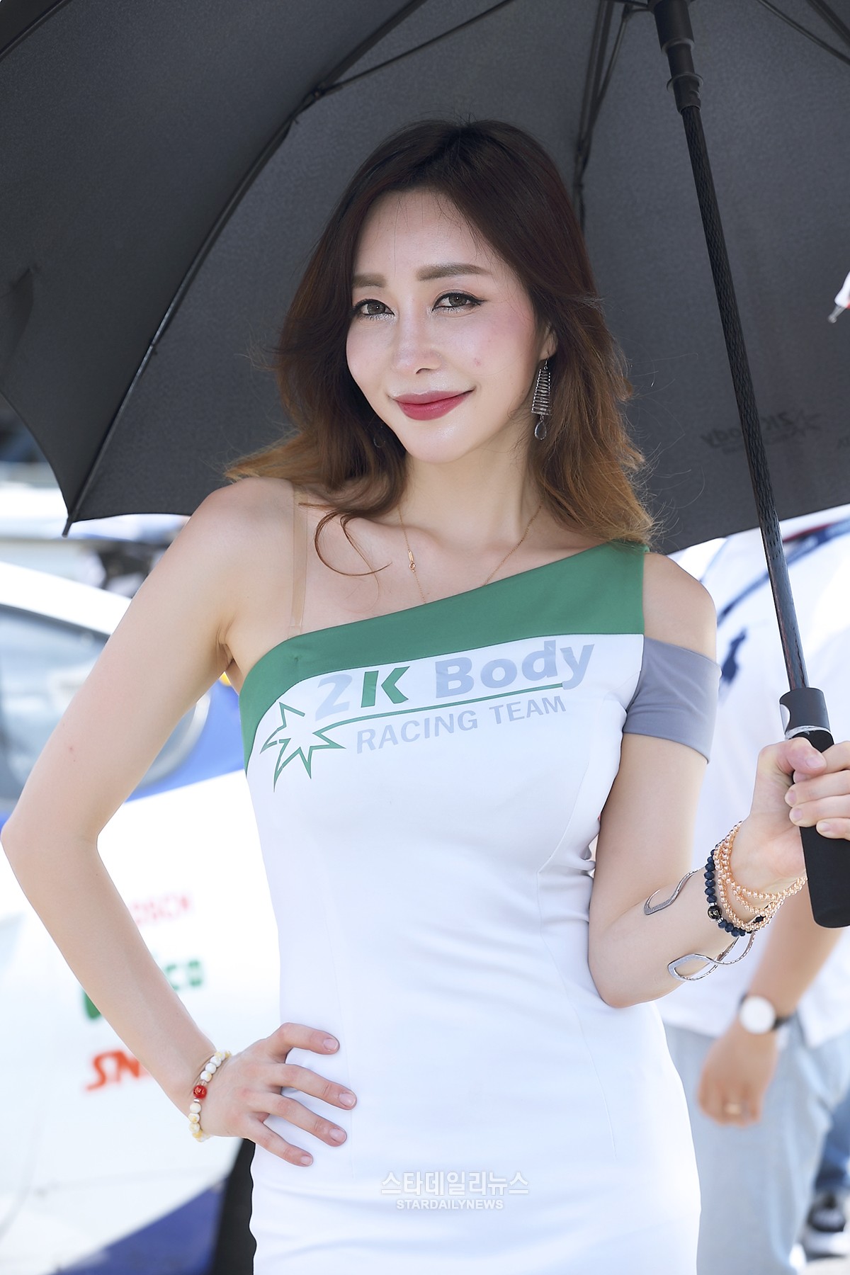 [S포토+] 레이싱모델 지후, 남심 빼앗는 여신자태 (슈퍼레이스)