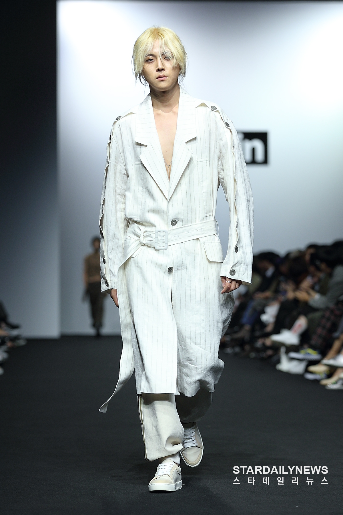 [S포토] 아티스트의 라이프스타일 추구하는 ul:kin 패션쇼 LOOK 19 (서울패션위크)