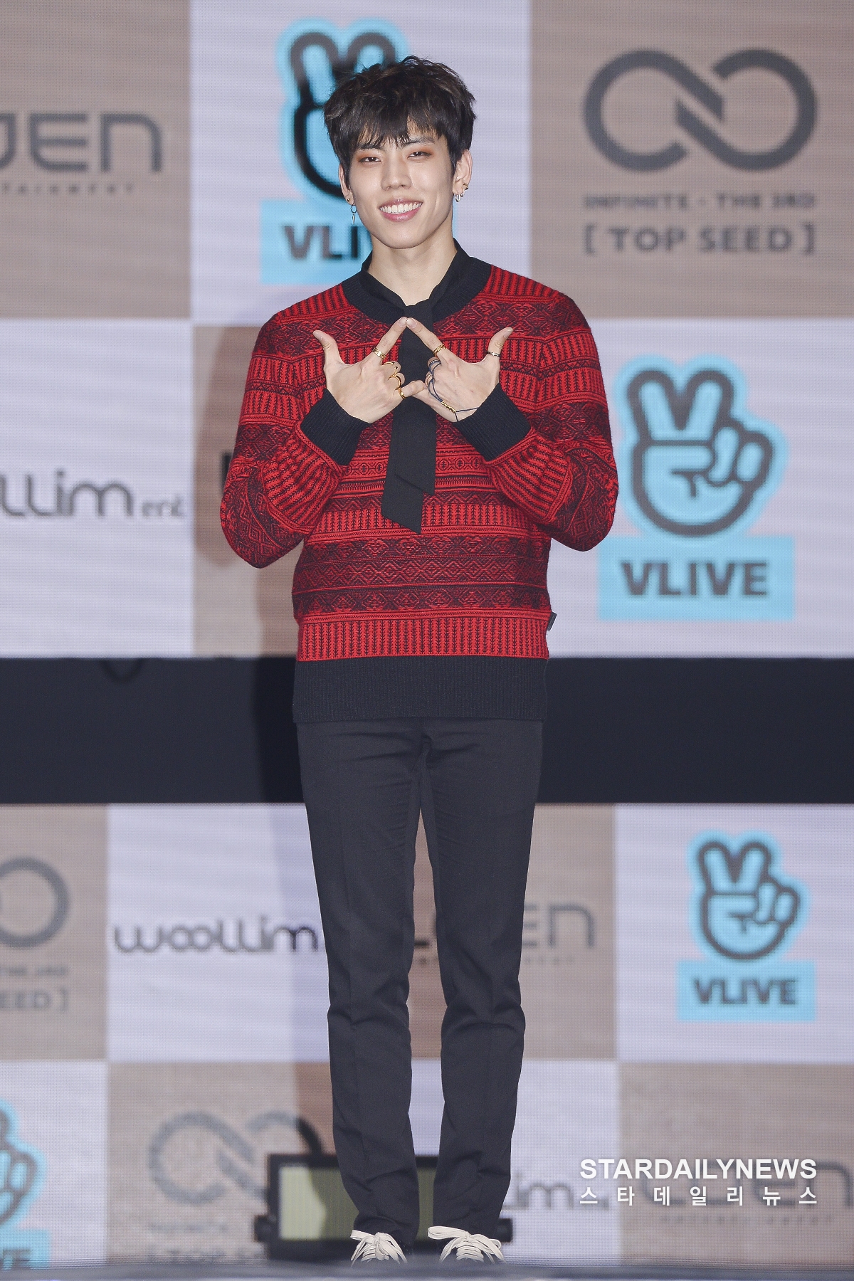[S포토] 인피니트 동우, 느낌 있는 포즈 (INFINITE 쇼케이스)
