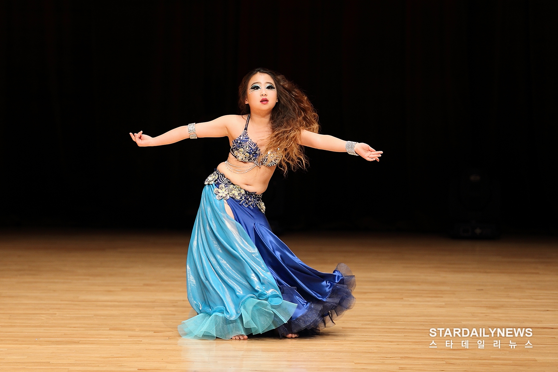 [S포토] 백서현, 깜찍한 모습으로 선보인 벨리댄스~ (Oriental Seoul Festival)