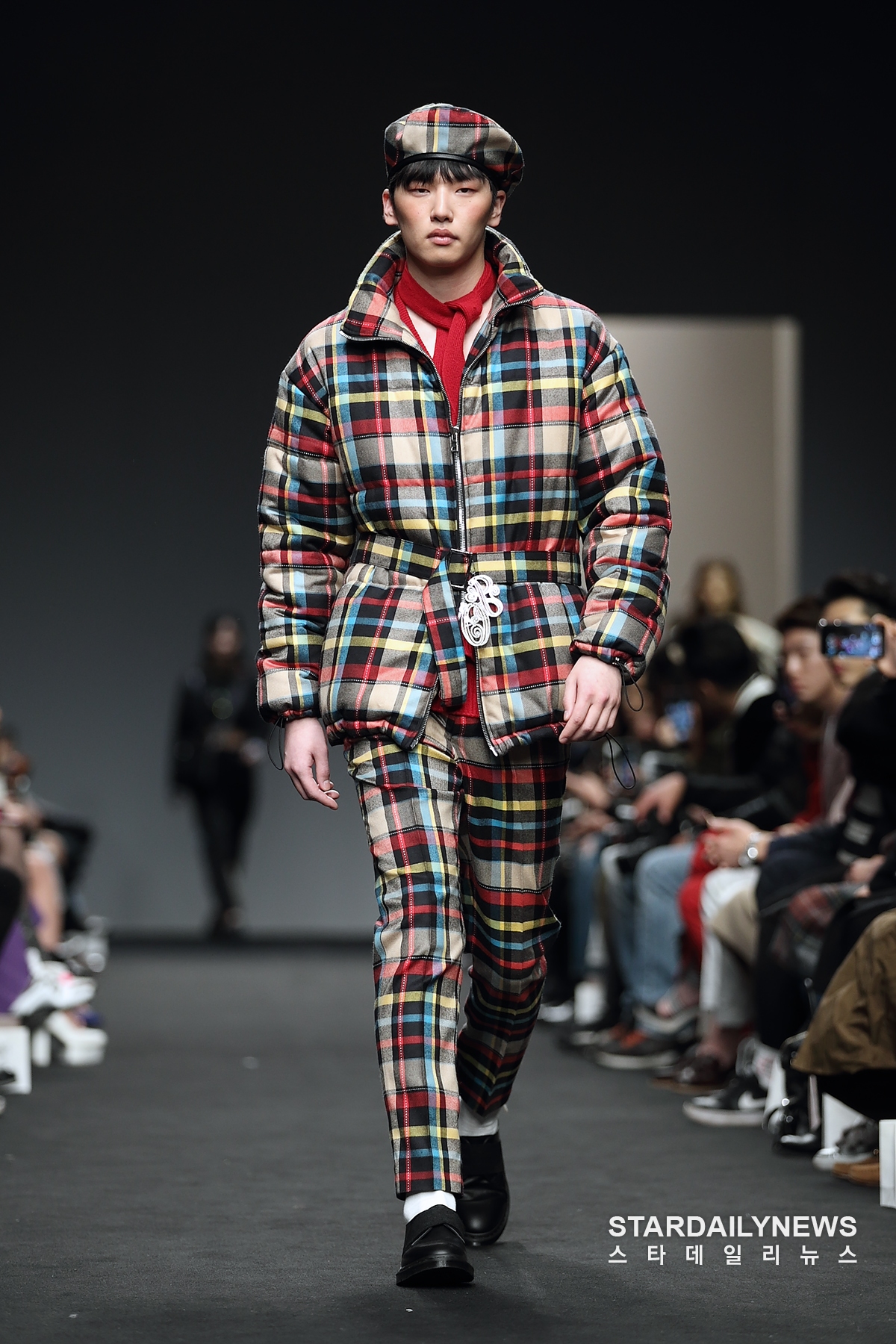 [S포토] 부드러움 속 강인함 보여 준 자렛(JARRET) 컬렉션 LOOK 8 (2018 FW 헤라서울패션위크)