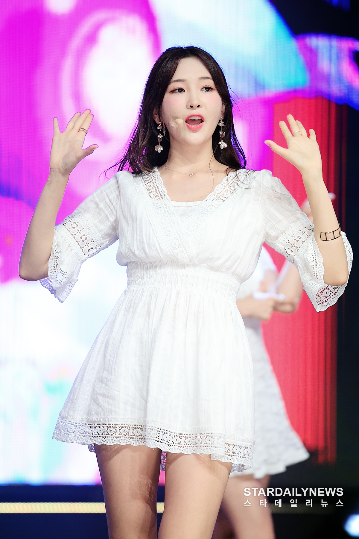 [S포토] 리브하이 신아, 햇살같은 화사함~ (심플리케이팝)