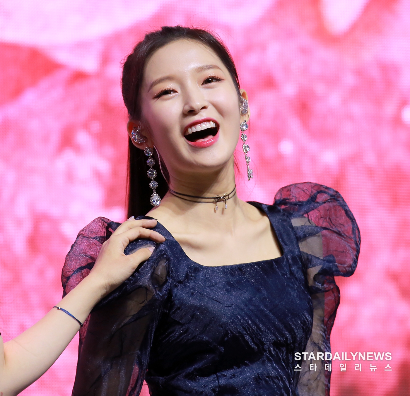 [S포토] 오마이걸 아린, 부티가 좔좔 (쇼케이스)