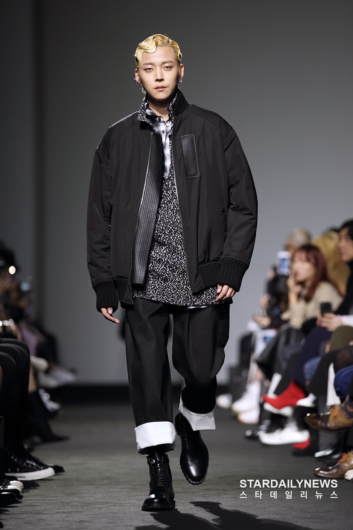 [S포토] 도시 남성의 우아함 표현한  송지오 옴므(SONGZIO HOMME) 컬렉션 LOOK 9 (2019 S/S 헤라 서울패션위크)