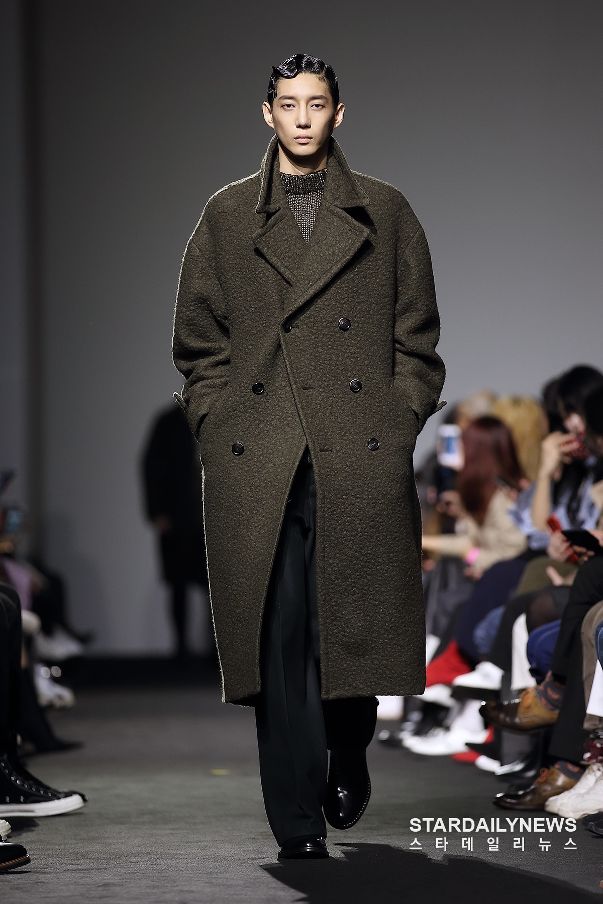 [S포토] 도시 남성의 우아함 표현한  송지오 옴므(SONGZIO HOMME) 컬렉션 LOOK 17 (2019 S/S 헤라 서울패션위크)