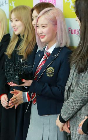 [S포토] 드림노트 미소, 졸업해서 기뻐요 (한림예고 졸업식)