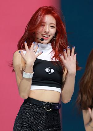 [S포토] 있지(ITZY) 유나, 댄서의 네일 (쇼케이스)