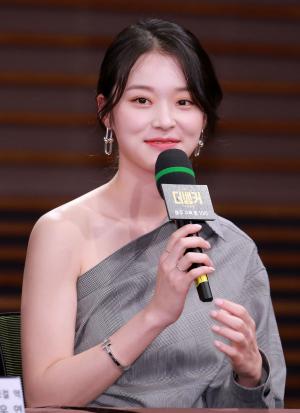 더 뱅커 신도현, 김상중 조언에 감명 받았다