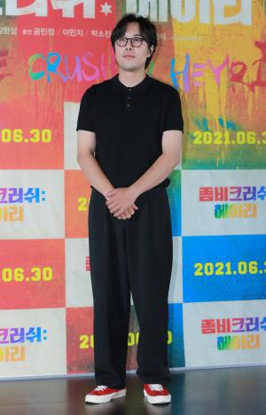 [S포토] 김준식, 금테 커피 예수님 (좀비크러쉬: 헤이리)