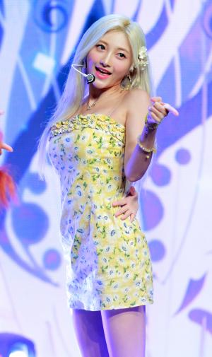 [S포토] 아일리원 로나, 콕!