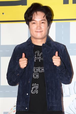 [S포토] 이중옥, 엄지 엄지척~ (컴백홈 VIP 시사회)
