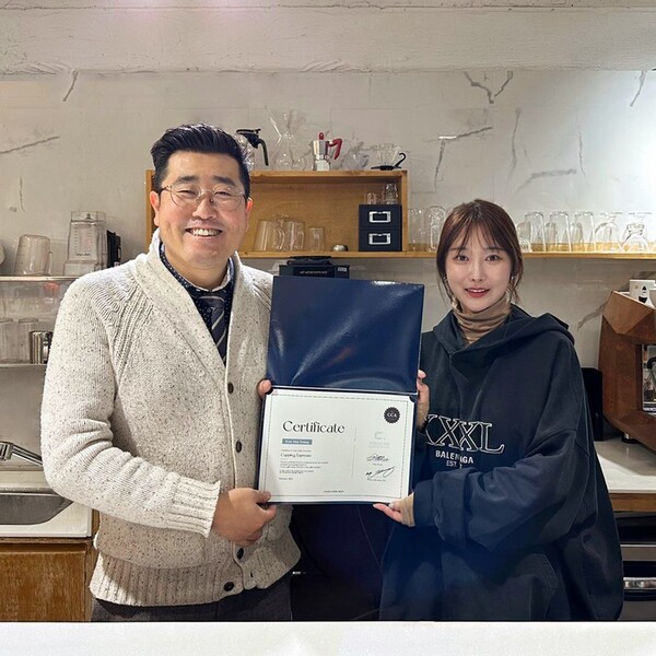 메보좌 민영이 창업한 크레이저 커피 탐구