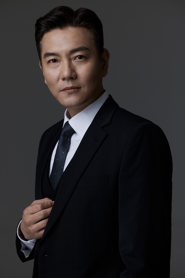 명품 조연 배우 김철기, 슈라 엔터테인먼트와 전속계약 체결