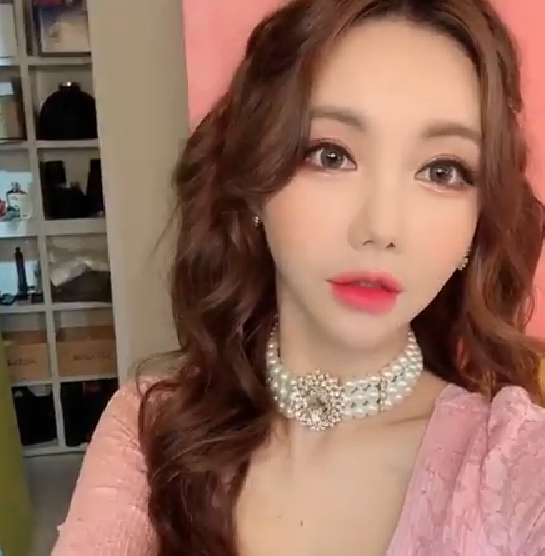 브레이브 걸스 출신 서아, 바비인형 같은 모습으로 등장