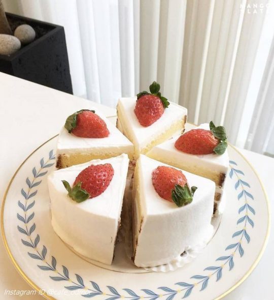 드디어 돌아온 딸기 시즌! 딸기 디저트 맛집 8곳