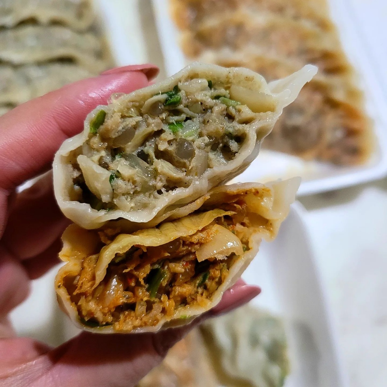 한입 물면 육즙 가득! 수제 만두 맛집 BEST 5