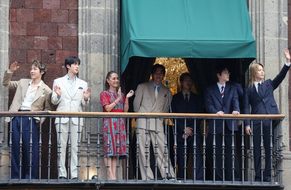 BTS at the Presidential Palace