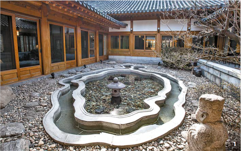 포석정 본뜬 연못, 해태석상 두개 한·미 장인 함께 지은 우호의 상징