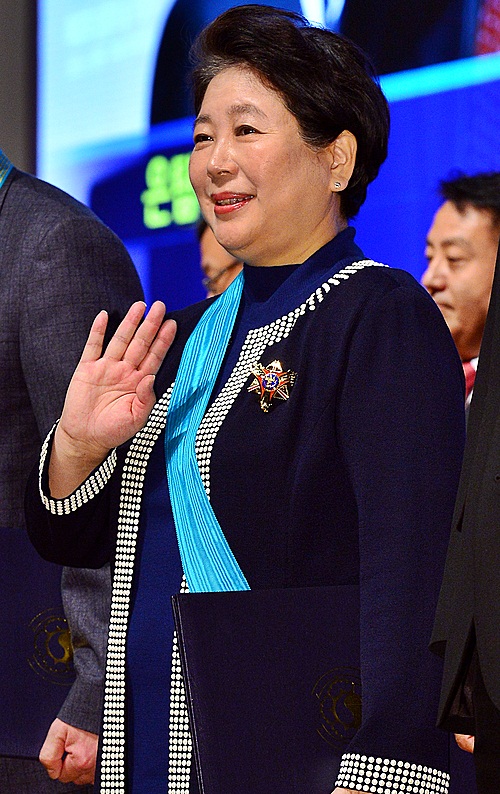 현정은 회장, 쉰들러 7500억원대 소송서 승소…현대엘리베이터는 지킨다