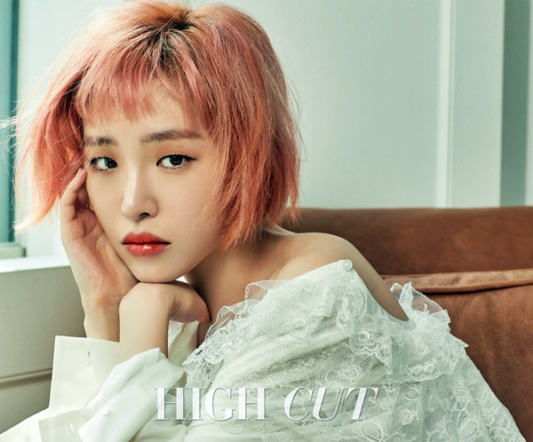 브라운 걸 가인, 가을 메이크업 화보 공개…그윽함에 빠지다