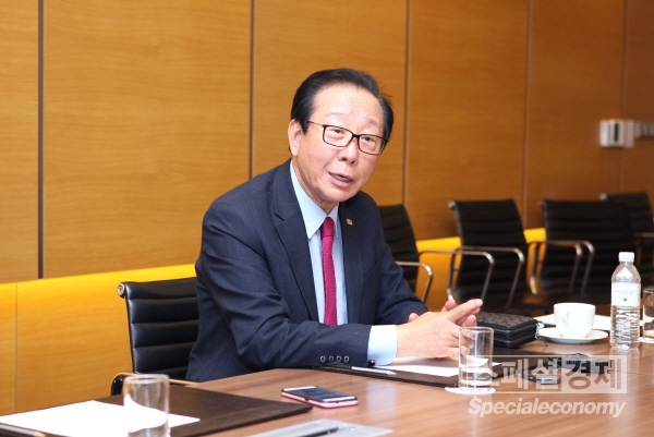 안홍준 前 의원, 경남 도지사 출마하겠다…지역발전 헌신 약속