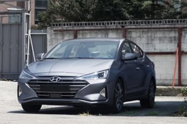 아반떼 페이스리프트 디자인 혹평일색…준중형車 1등의 셀프디스?