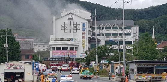 청도 용암 온천 화재 피해자 62명… 연기 흡입 경상
