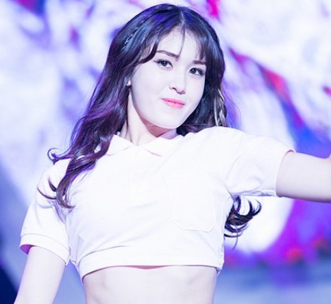 더블랙레이블 합류 vs 제이와이피 결별, 충격 안긴 화제의 주인공은?... 갑론을박 확산